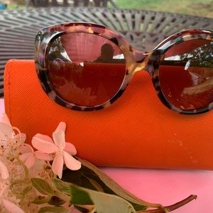 Preowned Tory Burch gradient brown lenses